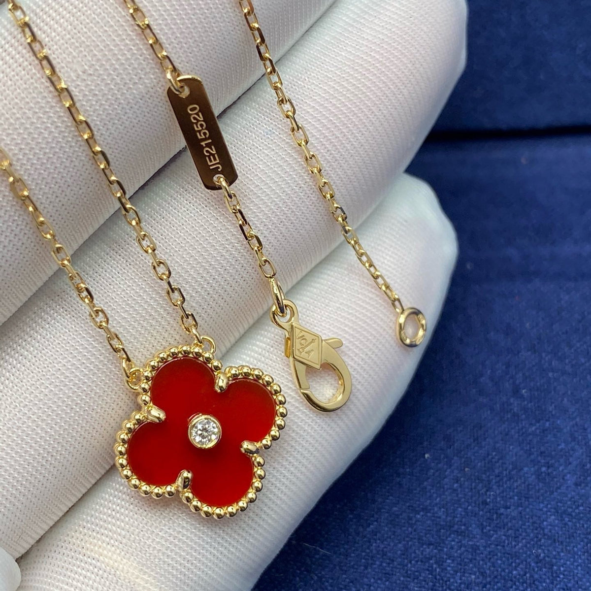 [Elowen jewelsry ]CLOVER 15MM DIAMOND CARNELIAN NECKLACE