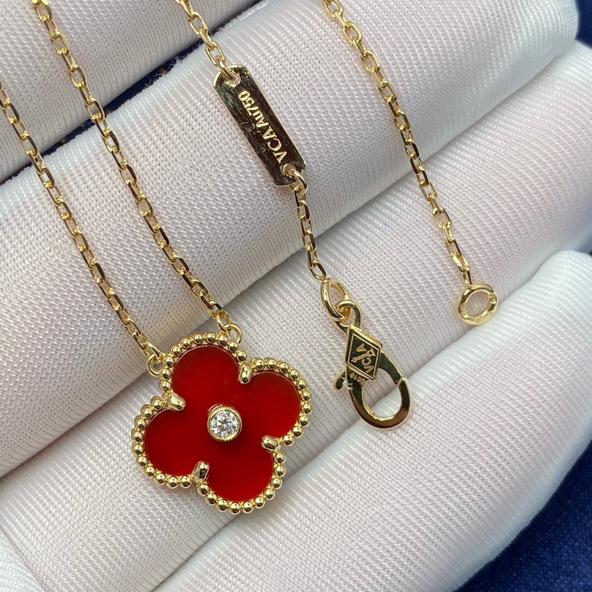 [Elowen jewelsry ]CLOVER 15MM DIAMOND CARNELIAN NECKLACE