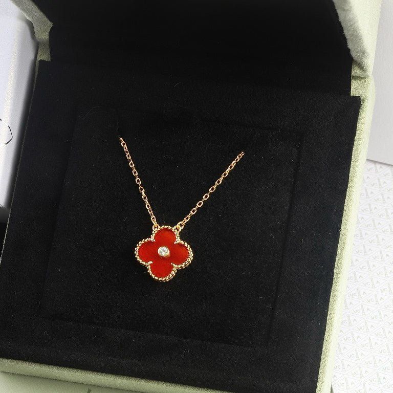 [Elowen jewelsry ]CLOVER 15MM DIAMOND CARNELIAN NECKLACE