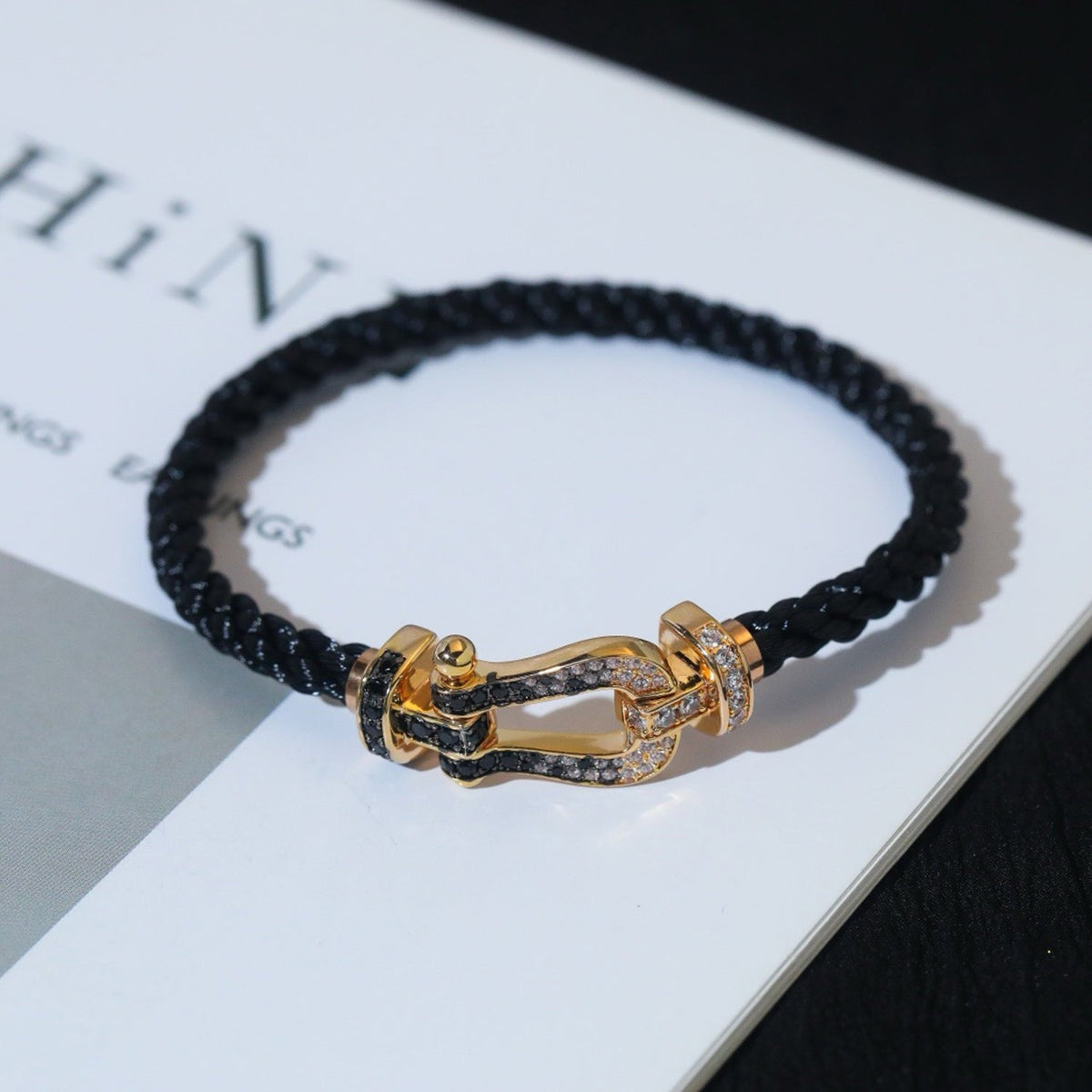 [Elowen jewelsry ]FORCE LARGE HORSESHOE BLACK WHITE DIAMOND BRACELET ROSE GOLD