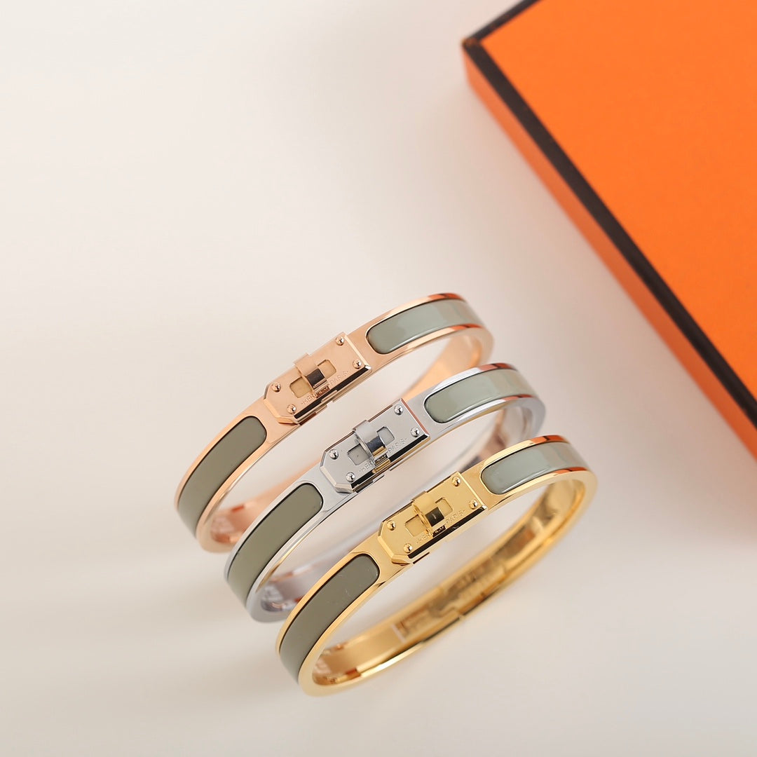 {
  "Elowen jewelsry": "Elowen ジュエリー",
  "HM KELLY BLUE GREEN BRACELET": "HM KELLY ブルーグリーンブレスレット"
}