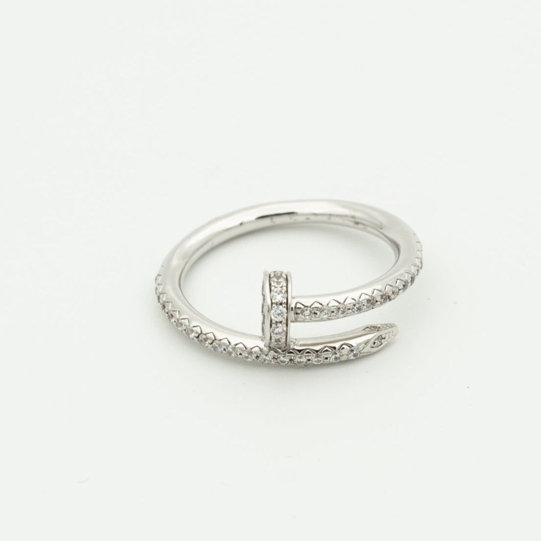 {
  "Elowen jewelsry": "Elowen ジュエリー",
  "JUSTE RING 1.8MM SILVER DIAMONDS": "JUSTE リング 1.8mm シルバー ダイヤモンド"
}