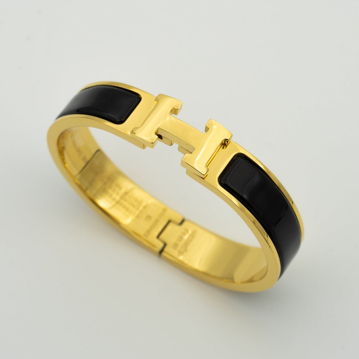 {
  "Elowen jewelsry ": "Elowen ジュエリー",
  "H BLACK BRACELET": "H ブラックブレスレット"
}