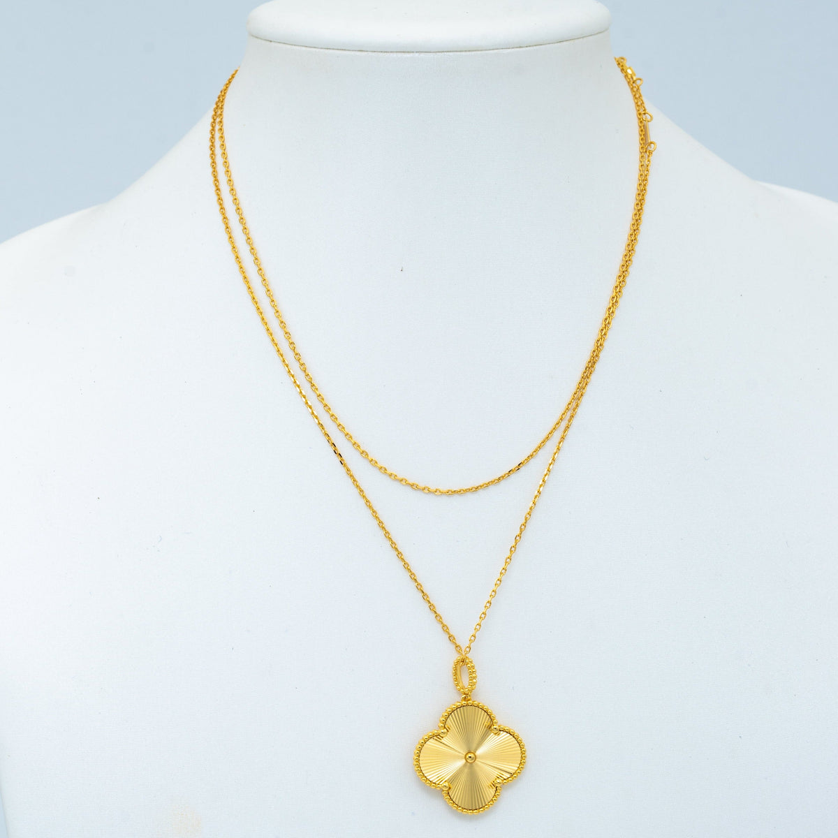 [Elowen jewelsry ]CLOVER 25MM PEDANT NECKLACE GOLD