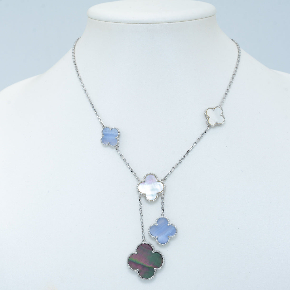 [Elowen jewelsry ]CLOVER MOP CHALCEDONY NECKLACE SILVER 6 MOTIF