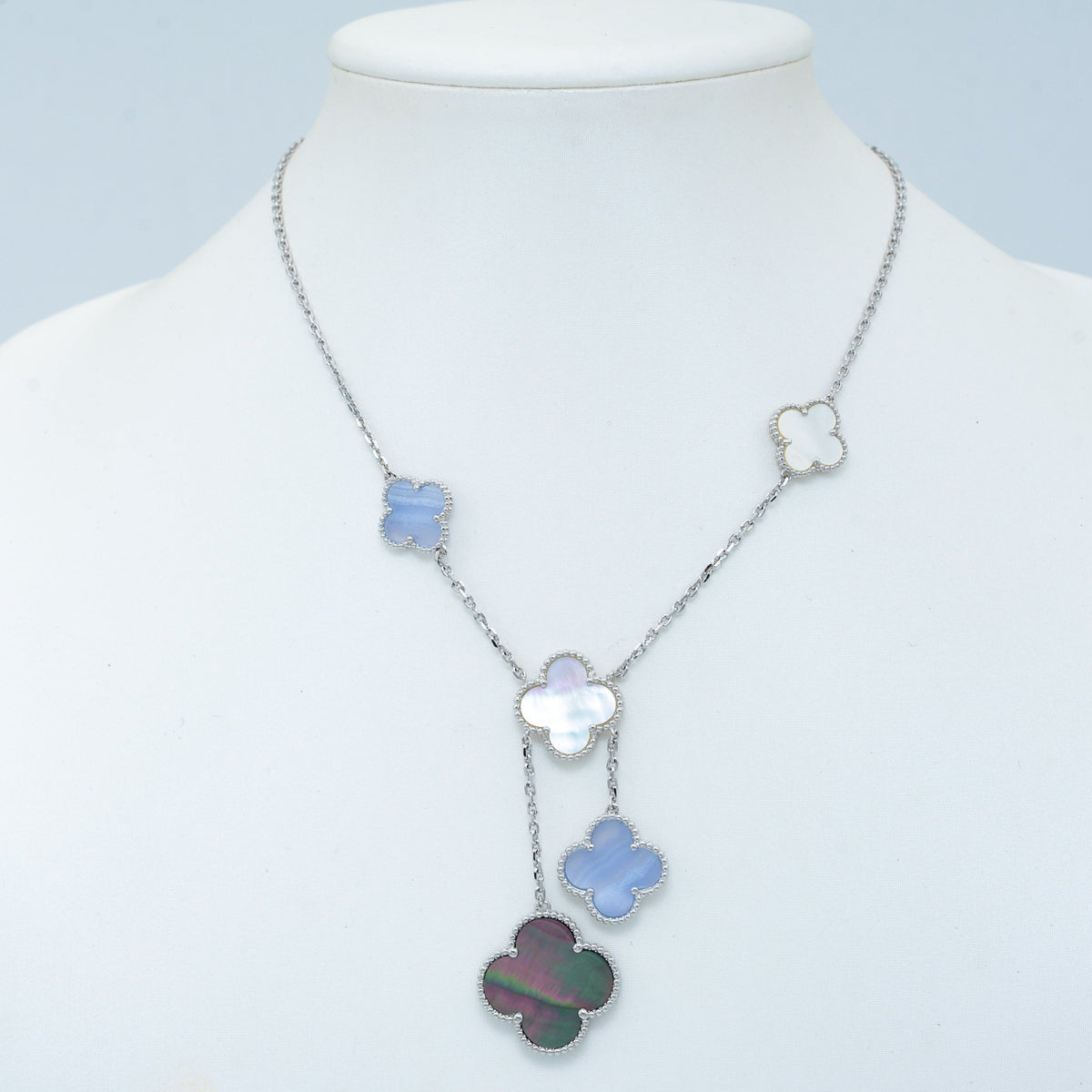 {
  "Elowen jewelsry": "Elowen ジュエリー",
  "CLOVER MOP CHALCEDONY NECKLACE SILVER 6 MOTIF": "クローバー マザーオブパール カルセドニー ネックレス シルバー 6モチーフ"
}