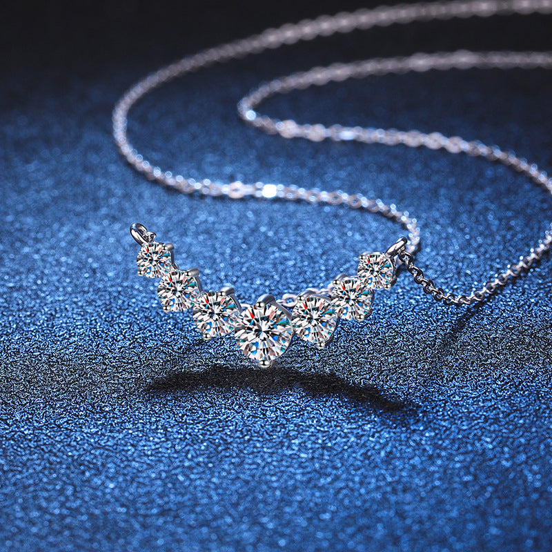 {"[Elowen]MINIMALIST CURVED SMILE MOISSANITE NECKLACE": "【Elowen】ミニマリスト・カーブスマイル・モアサナイトネックレス"}