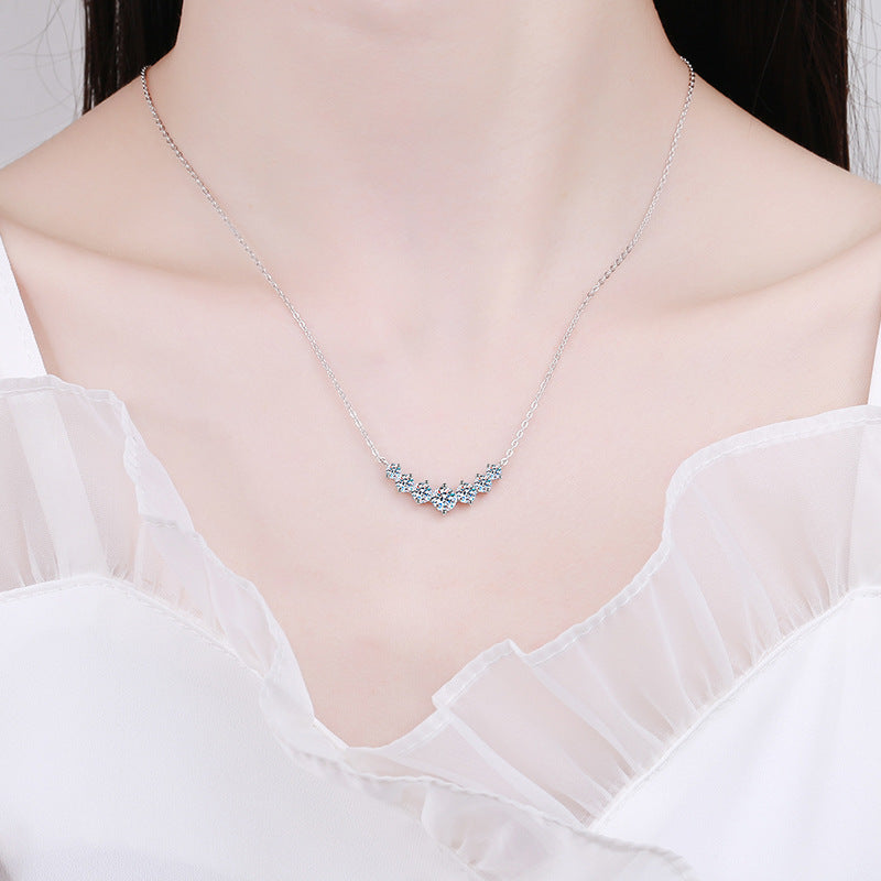 {"[Elowen]MINIMALIST CURVED SMILE MOISSANITE NECKLACE": "【Elowen】ミニマリスト・カーブスマイル・モアサナイトネックレス"}