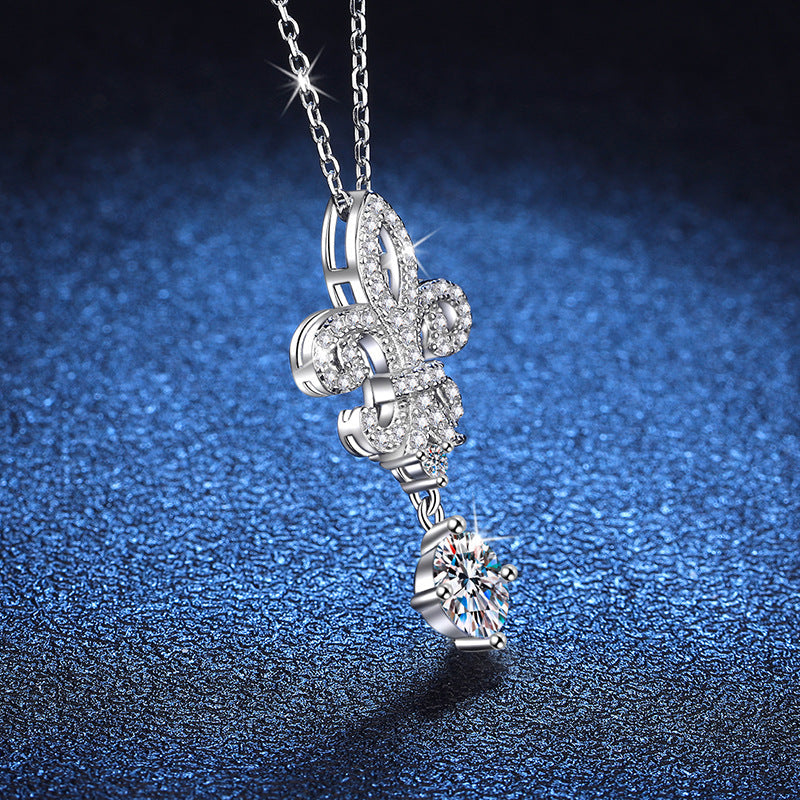 [Elowen]ROYAL FLEUR-DE-LIS MOISSANITE PENDANT NECKLACE