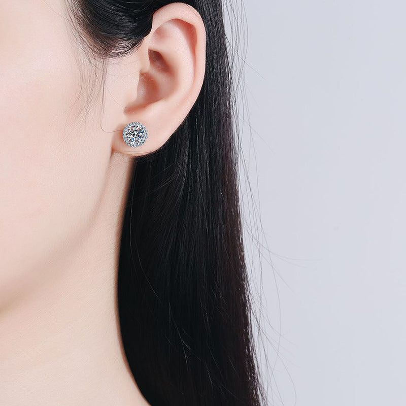[Elowen]CLASSIC 4-PRONG ROUND MOISSANITE STUD EARRINGS
