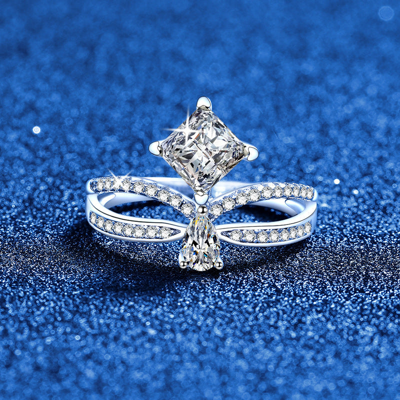 [Elowen] ELEGANTES MOISSANIT-RING-DESIGN MIT DOPPELTER VERDREHUNG