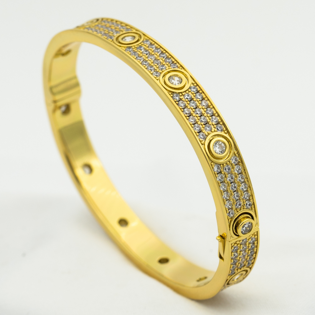 {"Elowen jewelsry": "Elowen Schmuck", "LOVE BRACELET 6.1MM DIAMOND-PAVED 10 BIG DIAMONDS": "LOVE ARMBAND 6,1 MM MIT DIAMANT-PAVÉ 10 GROSSE DIAMANTEN"}