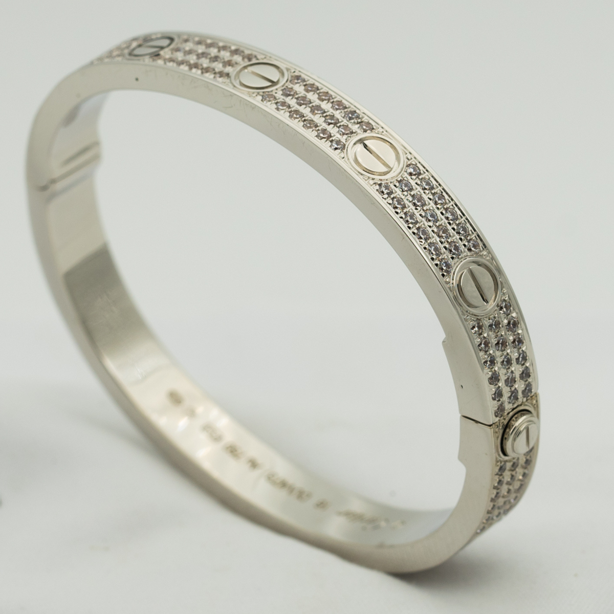 {
  "Elowen jewelsry": "Elowen ジュエリー",
  "LOVE BRACELET 6.1MM DIAMOND-PAVED": "LOVE ブレスレット 6.1mm ダイヤモンドパヴェ"
}