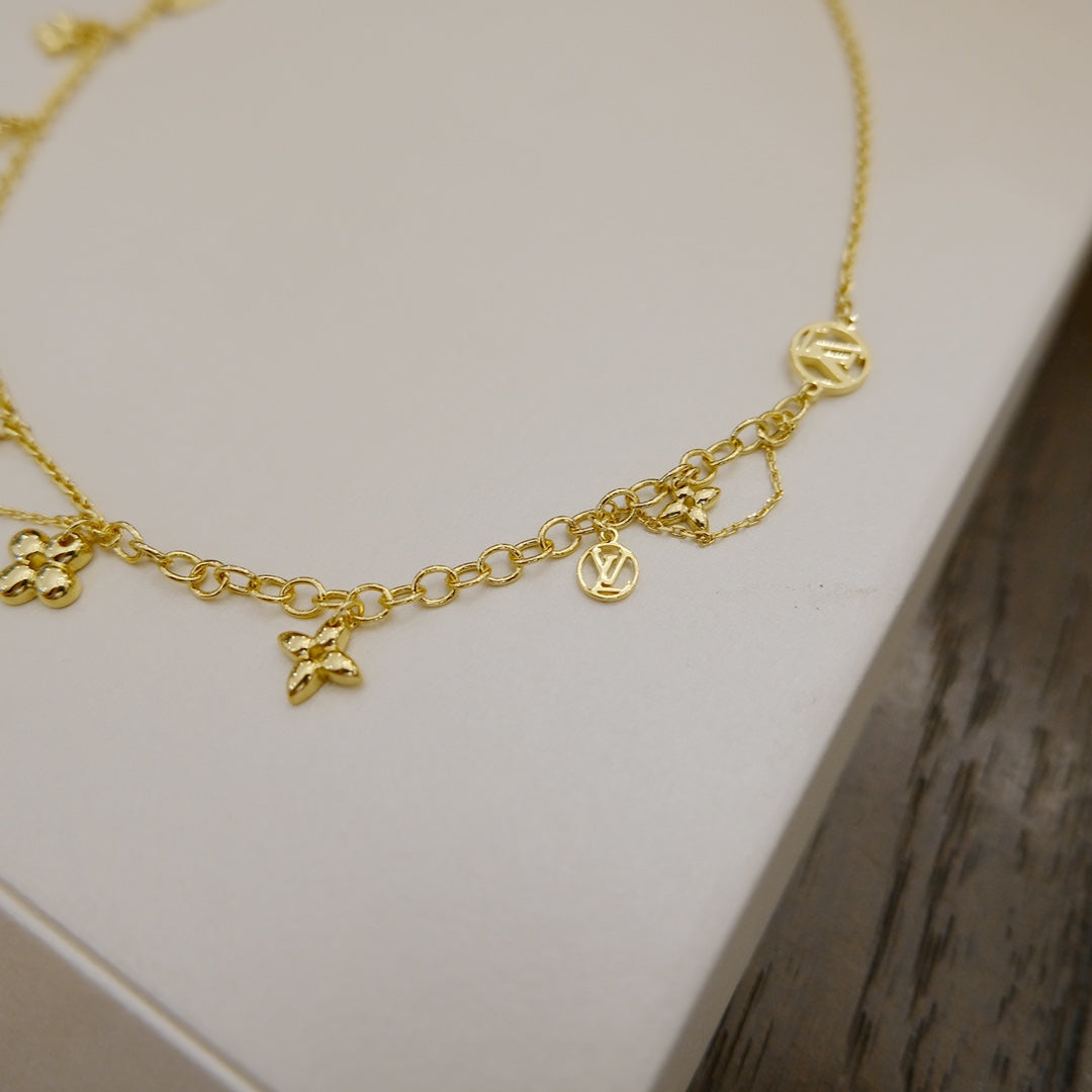 {
  "Elowen jewelsry": "Elowen ジュエリー",
  "BLOOMING SUPPLE NECKLACE BRASS": "ブルーミング サプル ネックレス ブラス"
}
