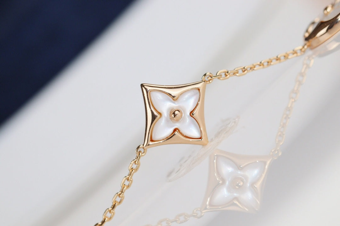[Elowen jewelsry ]LEAF CLOVER BRACELET