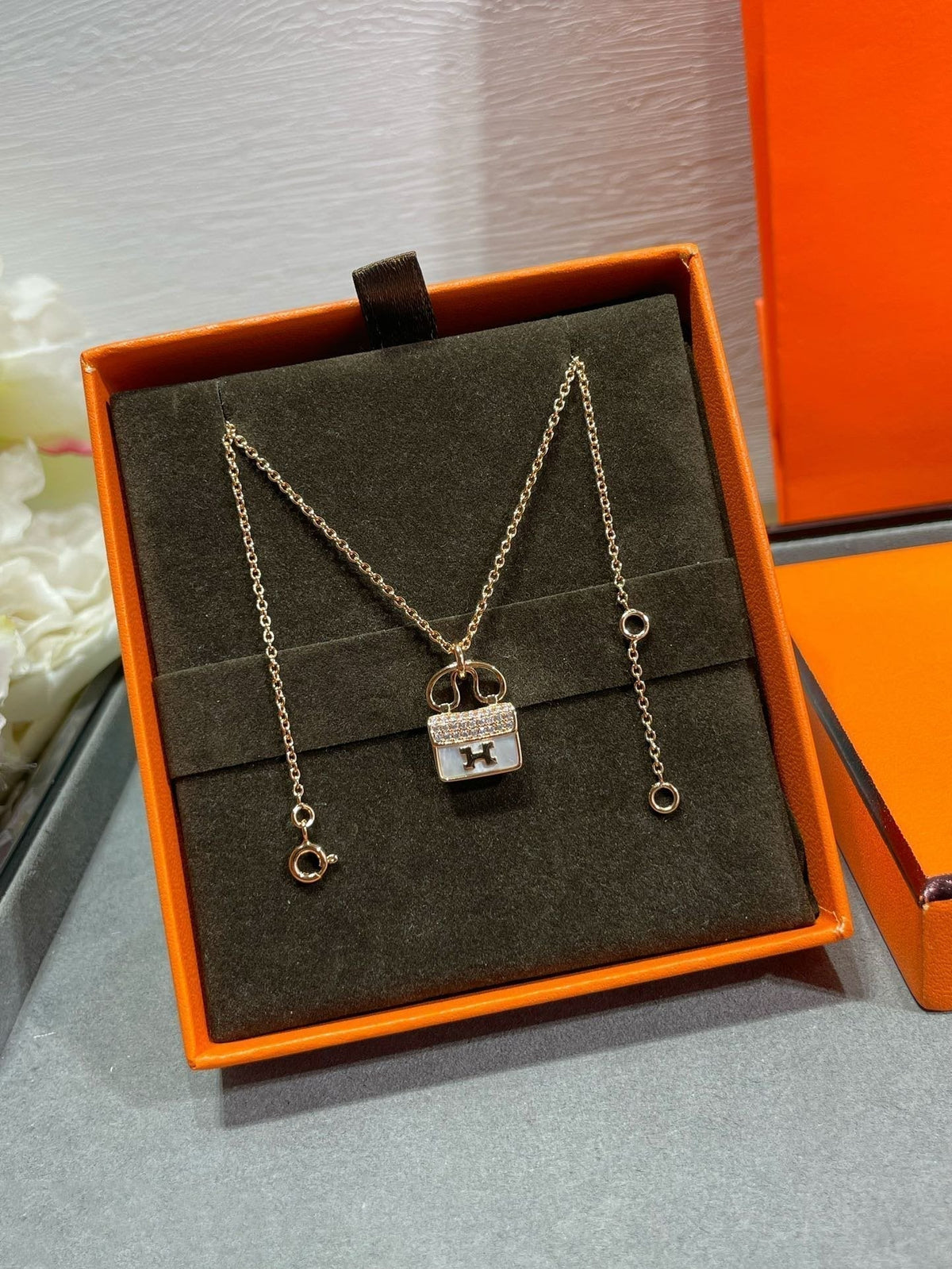 [Elowen jewelsry ]H CIRCE MOISSANITE PENDANT NECKLACE GOLD