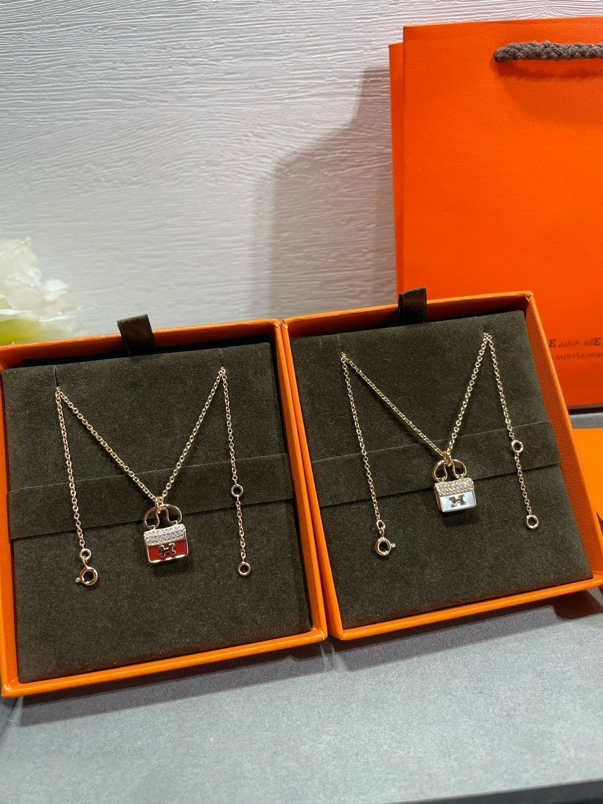 [Elowen jewelsry ]H CIRCE MOISSANITE PENDANT NECKLACE GOLD