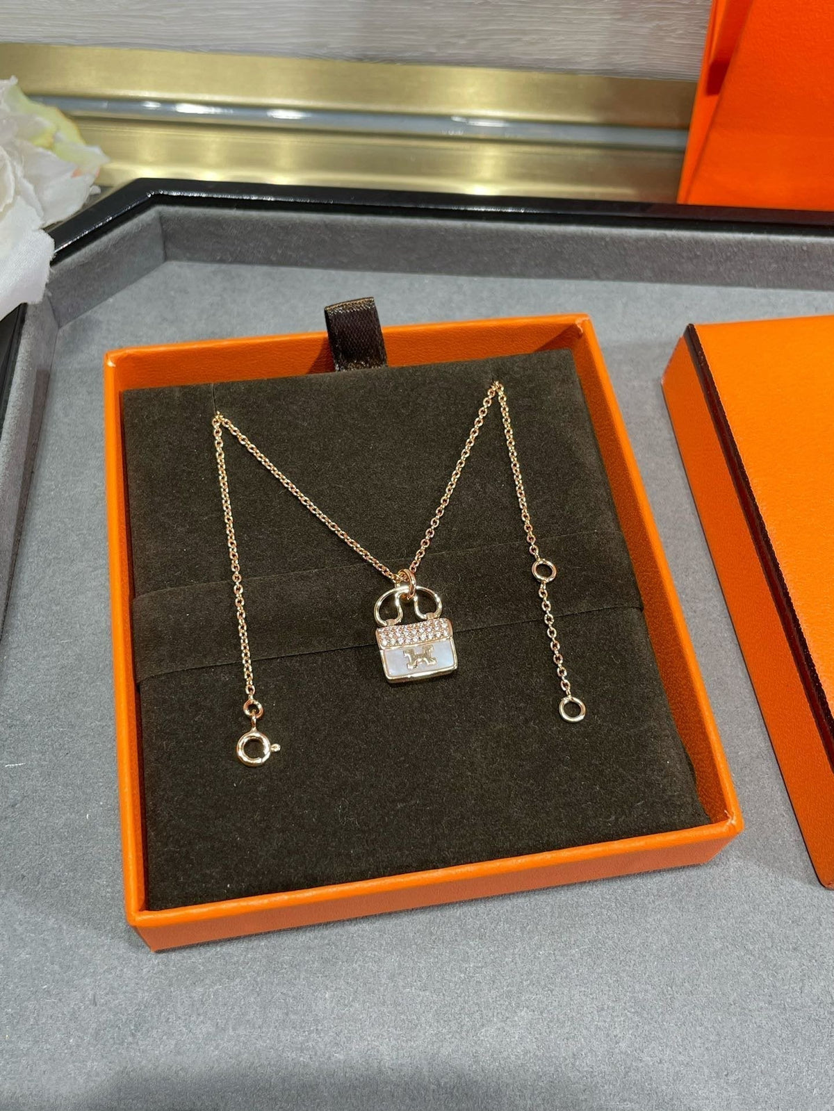 [Elowen jewelsry ]H CIRCE MOISSANITE PENDANT NECKLACE GOLD