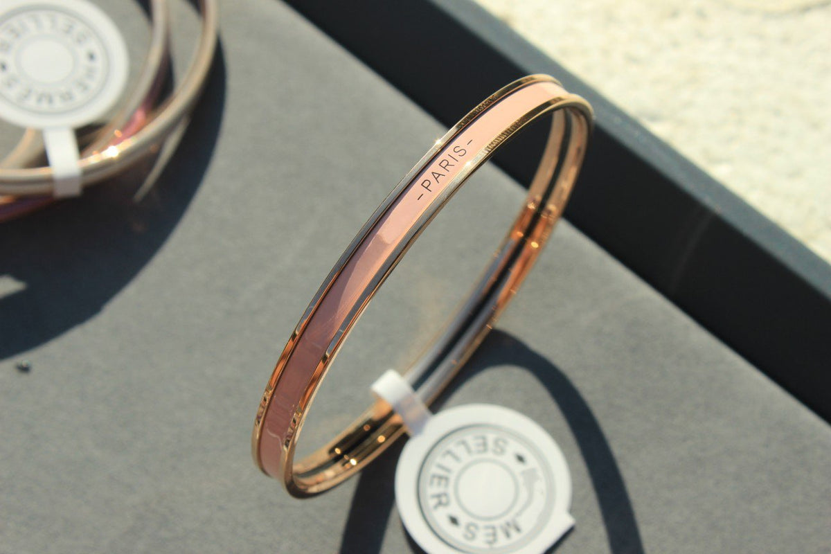 {
  "Elowen jewelsry": "Elowen Schmuck",
  "HM UNI BANGLE BAG": "HM UNI ARMBANDTASCHE"
}