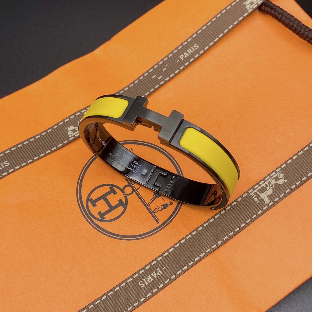 {
  "Elowen jewelsry": "Elowen ジュエリー",
  "CLIC HM SO BLACK YELLOW BRACELET": "クリック H PM ソーブラック イエロー ブレスレット"
}
