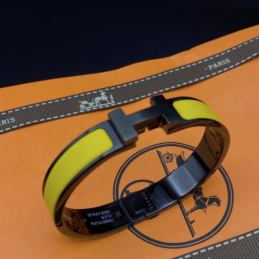 {
  "Elowen jewelsry": "Elowen ジュエリー",
  "CLIC HM SO BLACK YELLOW BRACELET": "クリック H PM ソーブラック イエロー ブレスレット"
}