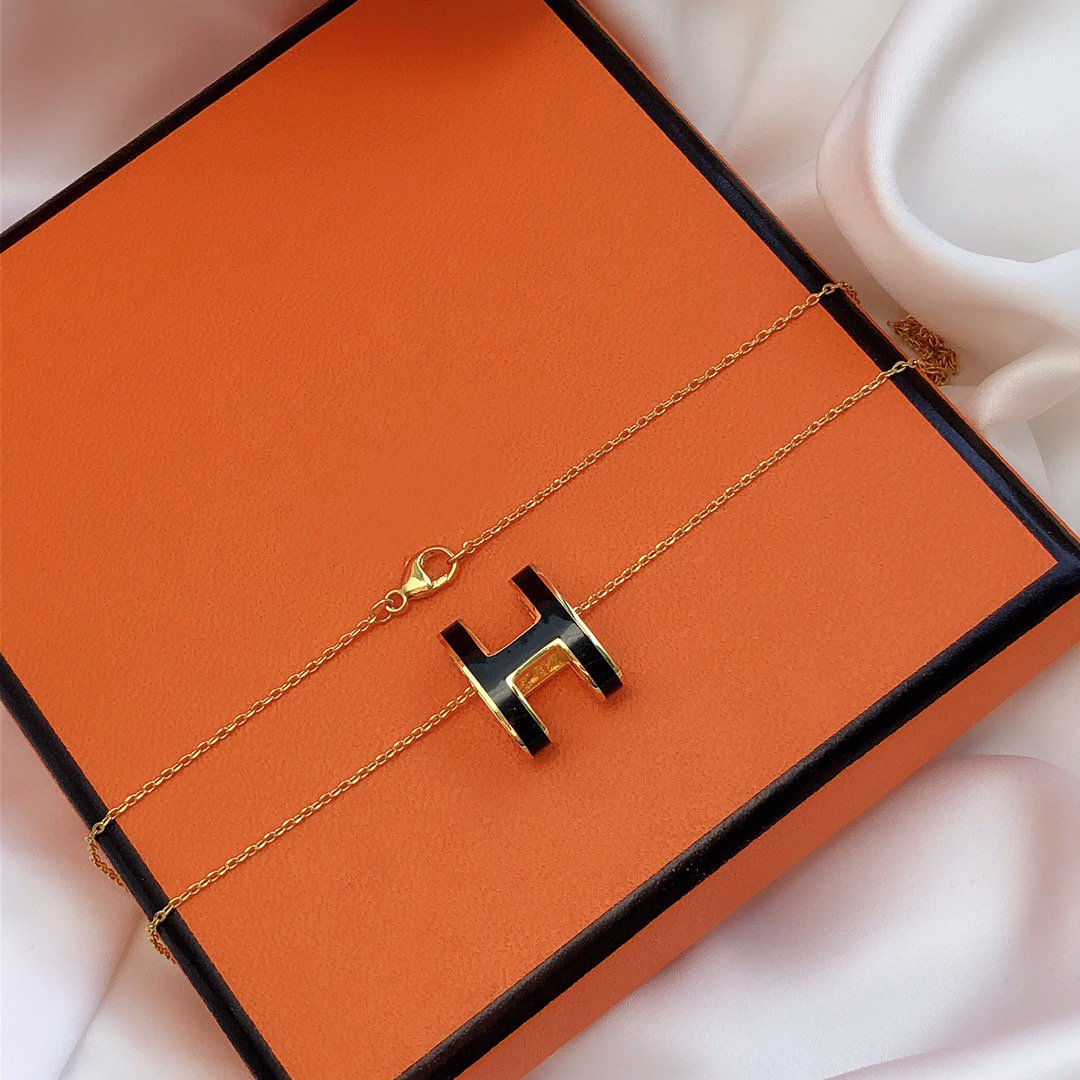 [Elowen Schmuck] HM CLIC GOLDHALSKETTE MIT SCHWARZER EMAILLE