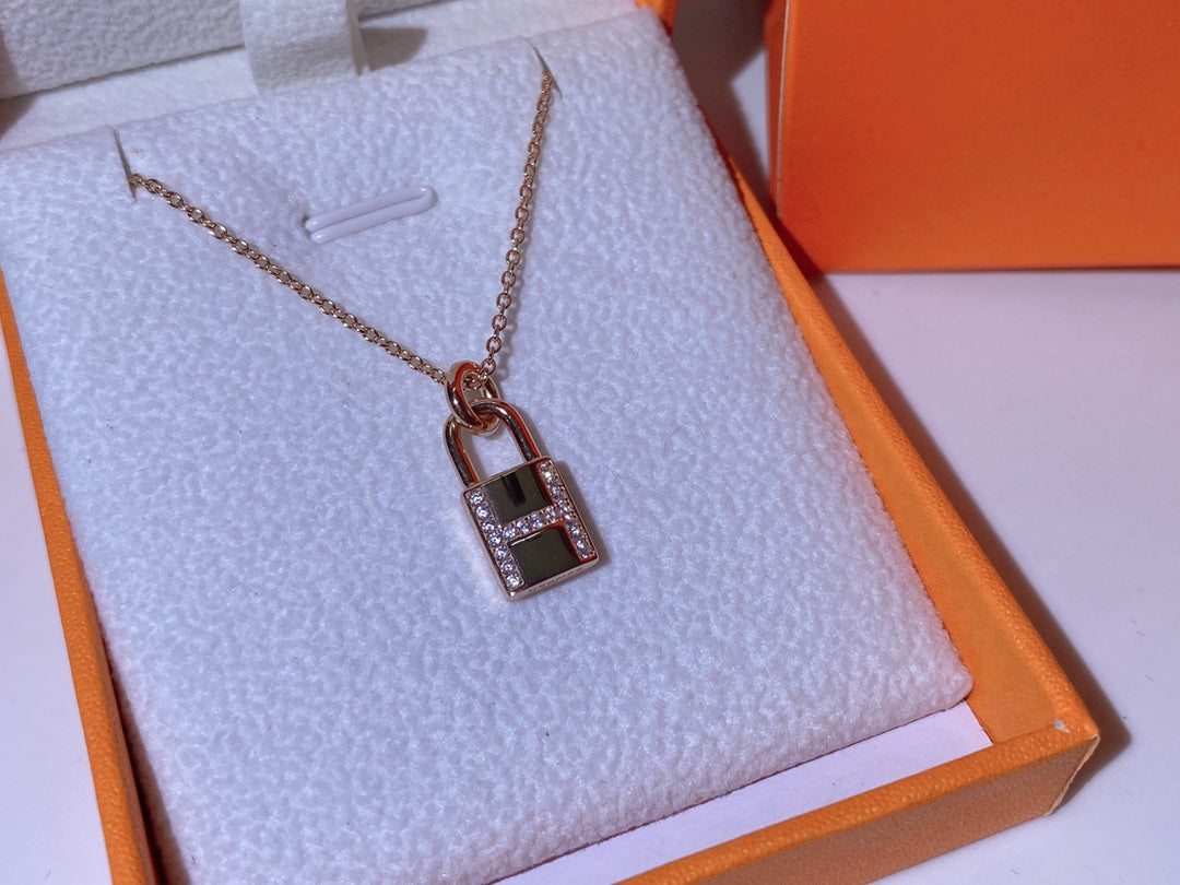 [Elowen ジュエリー] HM アドバンスド ニッチ ロック ヘッド ネックレス ダイヤモンド