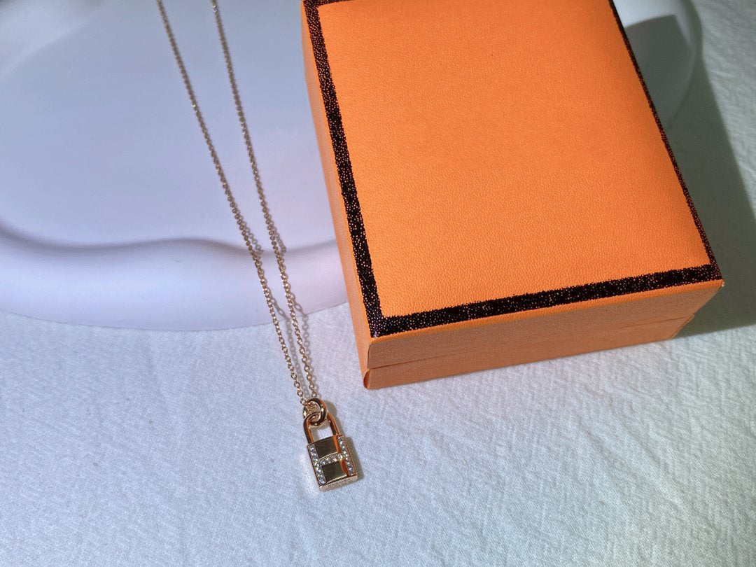 [Elowen ジュエリー] HM アドバンスド ニッチ ロック ヘッド ネックレス ダイヤモンド