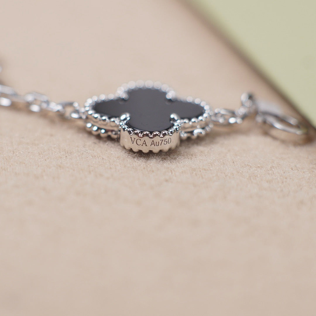 [Elowen Schmuck] CLOVER 5-MOTIV ONYX ARMBAND KOLLEKTION