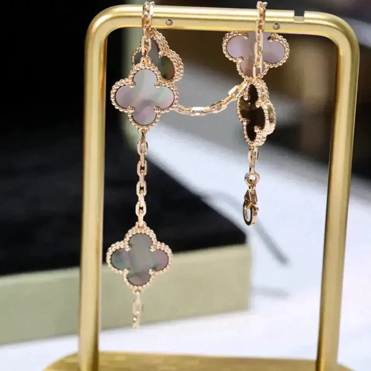 [Elowen jewelry] クローバー 5モチーフ グレーマザーオブパール ブレスレットコレクション