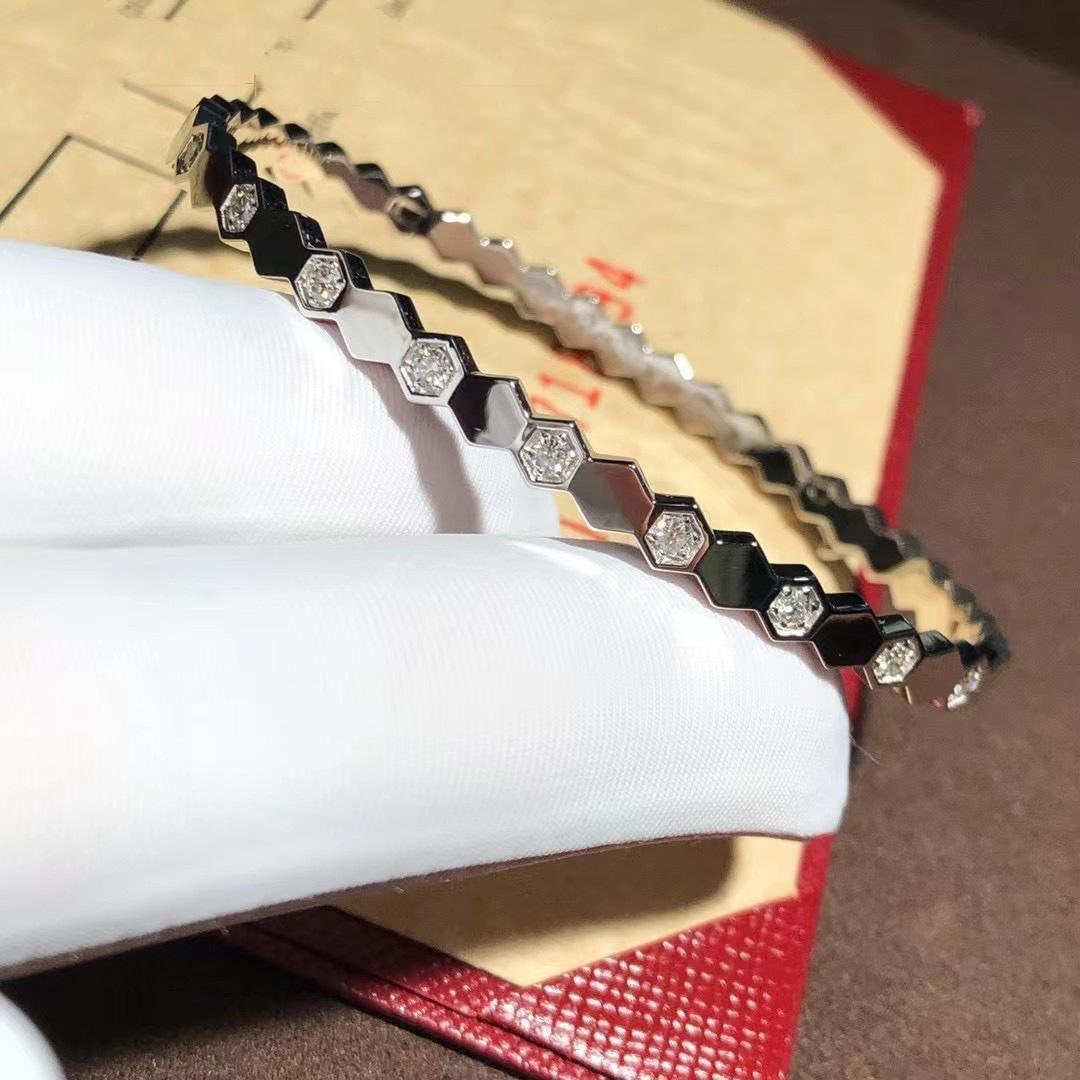 {
  "Elowen jewelsry": "Elowen ジュエリー",
  "BEE LOVE SILVER DIAMOND BRACELET": "BEE LOVE シルバーダイヤモンドブレスレット"
}
