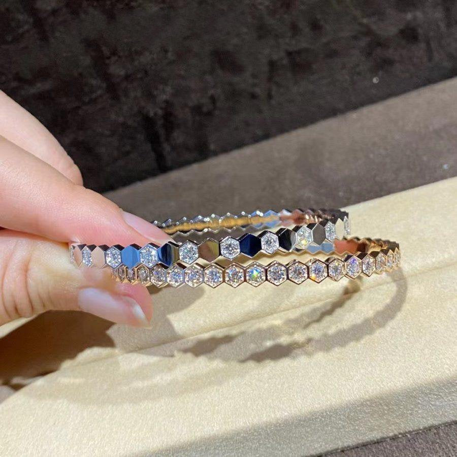{
  "Elowen jewelsry": "Elowen Schmuck",
  "BEE LOVE GOLD BRACELET FULL DIAMOND": "BEE LOVE GOLDARMBAND VOLL DIAMANT"
}