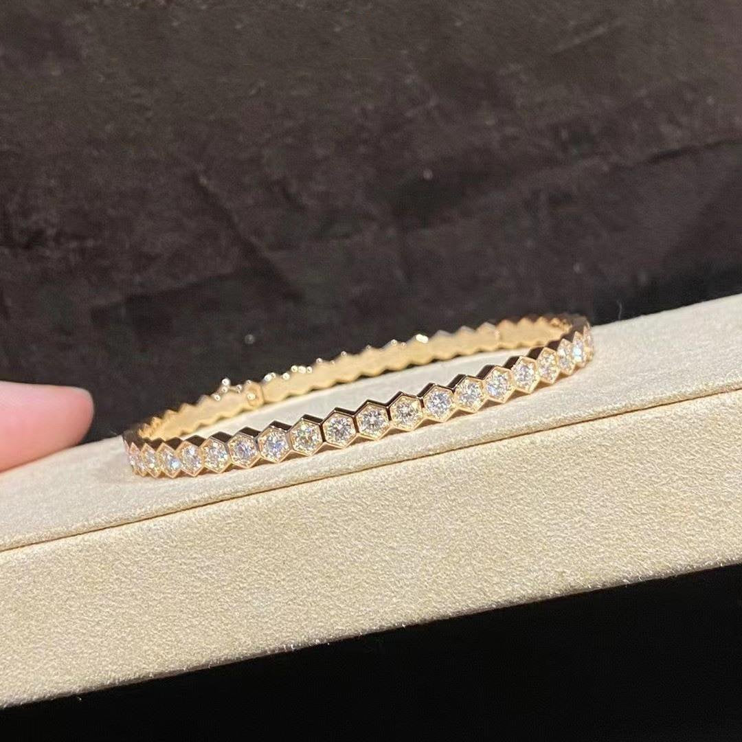 {
  "Elowen jewelsry": "Elowen Schmuck",
  "BEE LOVE GOLD BRACELET FULL DIAMOND": "BEE LOVE GOLDARMBAND VOLL DIAMANT"
}