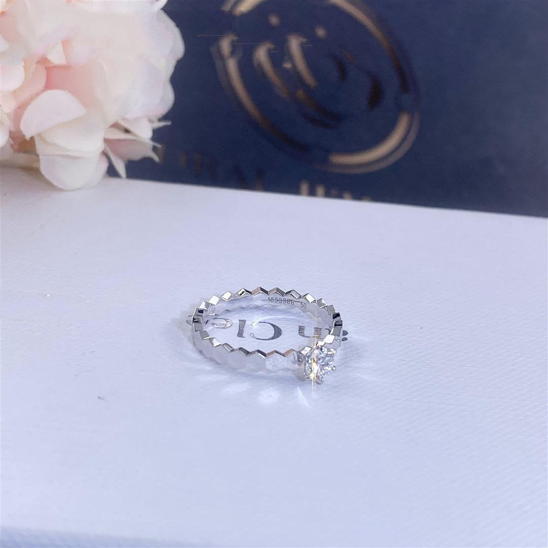 {
  "Elowen jewelsry": "Elowen ジュエリー",
  "BEE LOVE RING SILVER 1 DIAMOND": "BEE LOVE リング シルバー 1ダイヤモンド"
}
