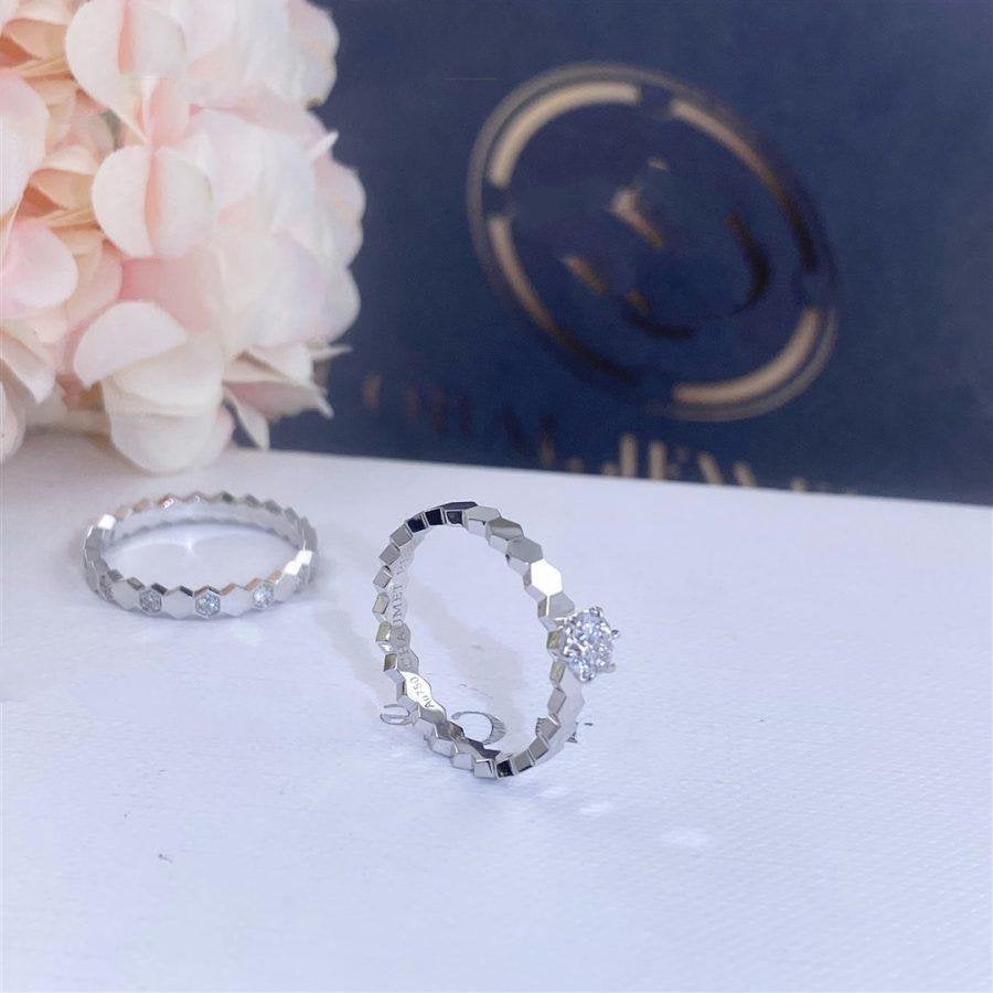 {
  "Elowen jewelsry": "Elowen ジュエリー",
  "BEE LOVE RING SILVER 1 DIAMOND": "BEE LOVE リング シルバー 1ダイヤモンド"
}