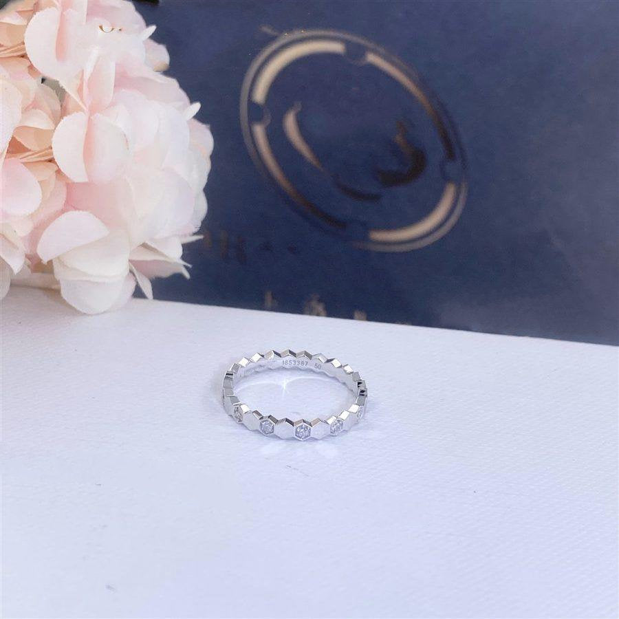 {
  "Elowen jewelsry": "Elowen ジュエリー",
  "BEE LOVE RING SILVER DIAMOND": "BEE LOVE リング シルバー ダイヤモンド"
}