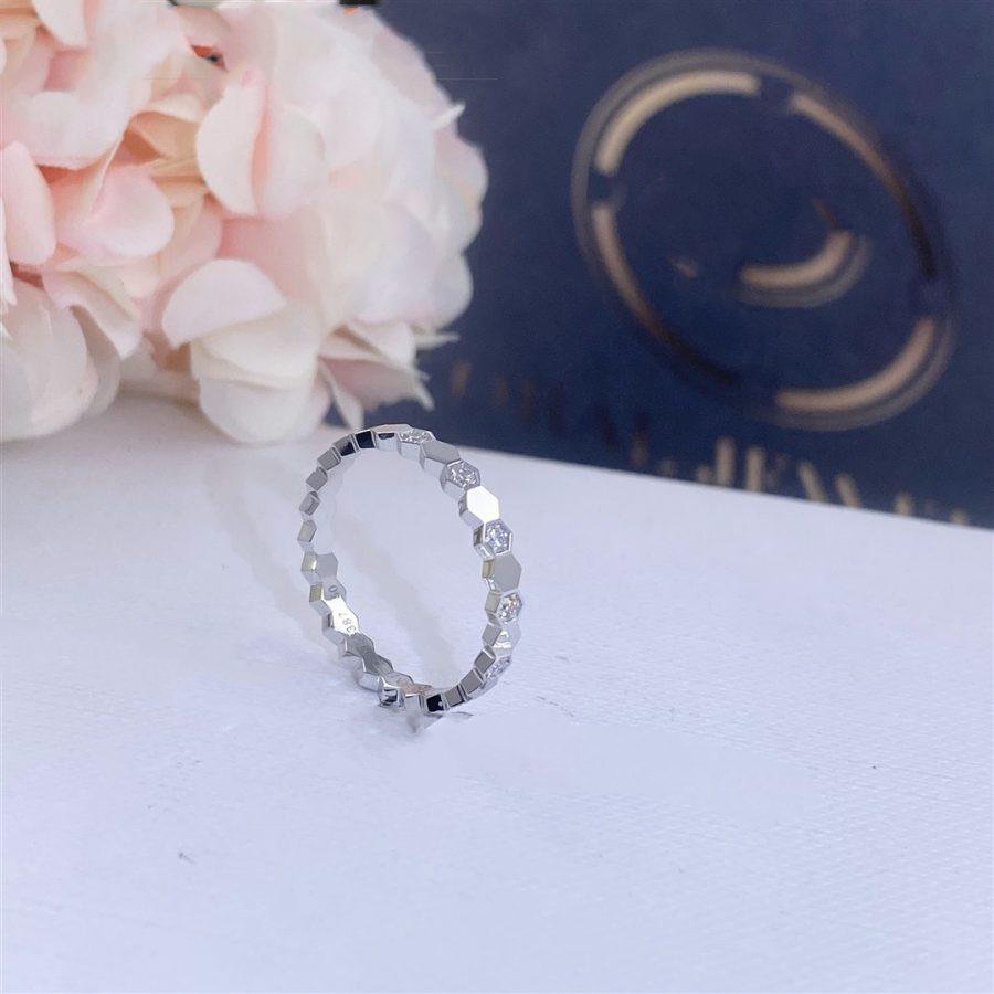 {
  "Elowen jewelsry": "Elowen ジュエリー",
  "BEE LOVE RING SILVER DIAMOND": "BEE LOVE リング シルバー ダイヤモンド"
}