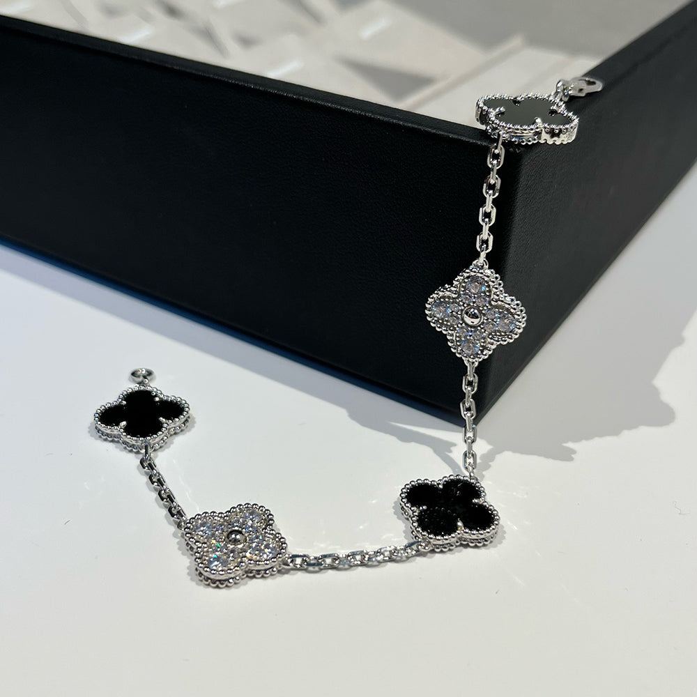 [Elowen Schmuck] CLOVER 5-MOTIV ONYX ARMBAND KOLLEKTION
