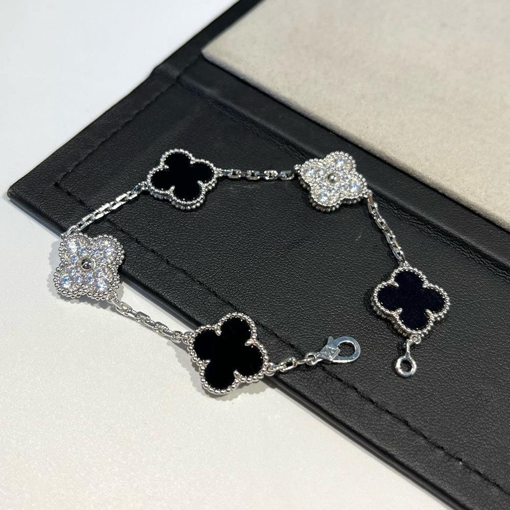 [Elowen Schmuck] CLOVER 5-MOTIV ONYX ARMBAND KOLLEKTION