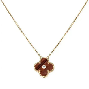 {
  "Elowen jewelsry": "Elowen ジュエリー",
  "CLOVER 15MM DIAMOND AND YELLOW TIGER'S EYE AGATE necklace": "クローバー 15MM ダイヤモンド＆イエロータイガーアイ アゲート ネックレス"
}
