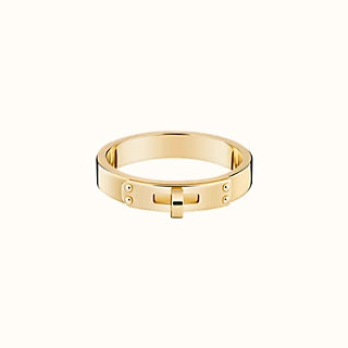 {
  "Elowen jewelsry": "Elowen Schmuck",
  "KELLY MEDIUM RING": "KELLY RING MITTEL"
}