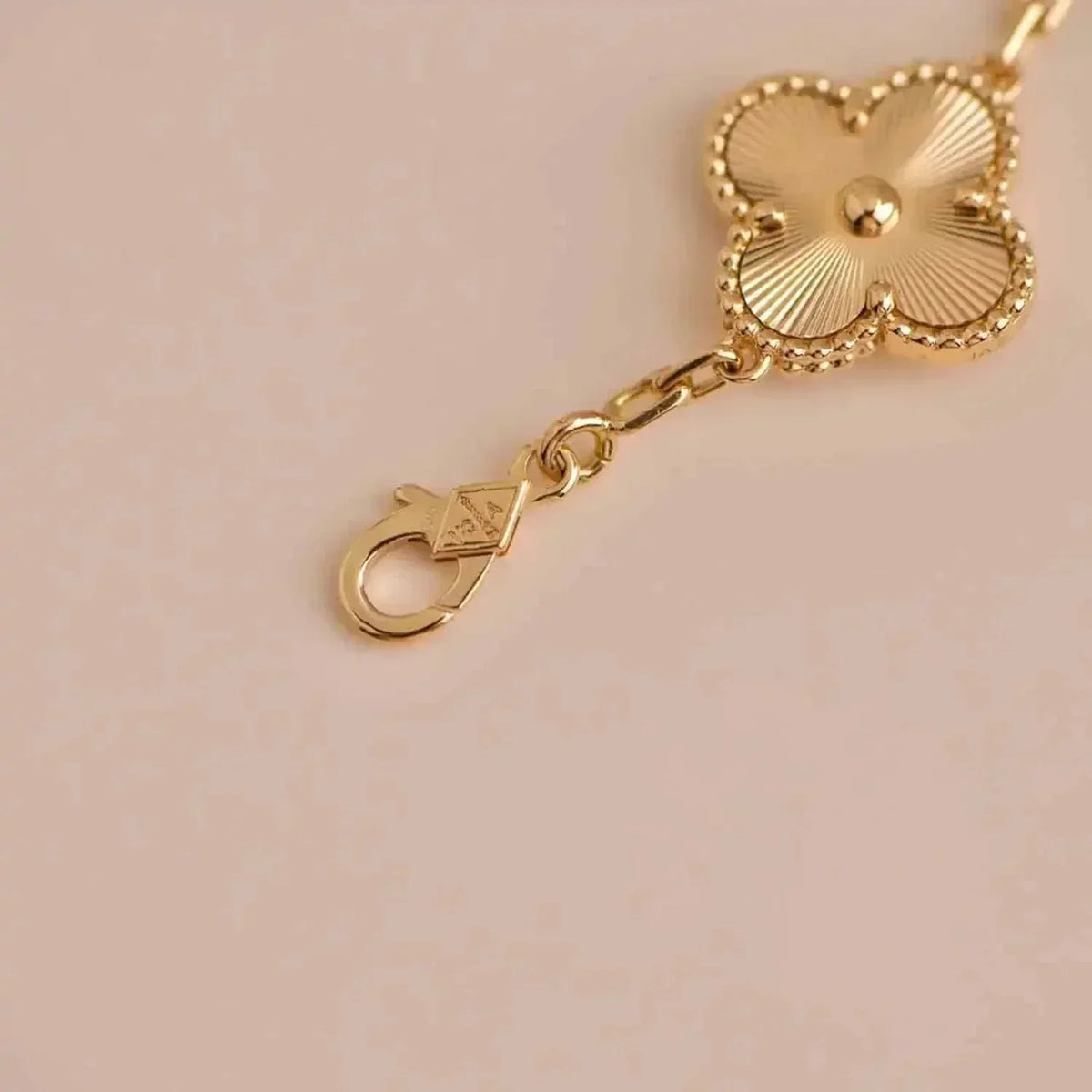 [Elowen jewelsry ] クローバー 5モチーフ レーザーブレスレット コレクション