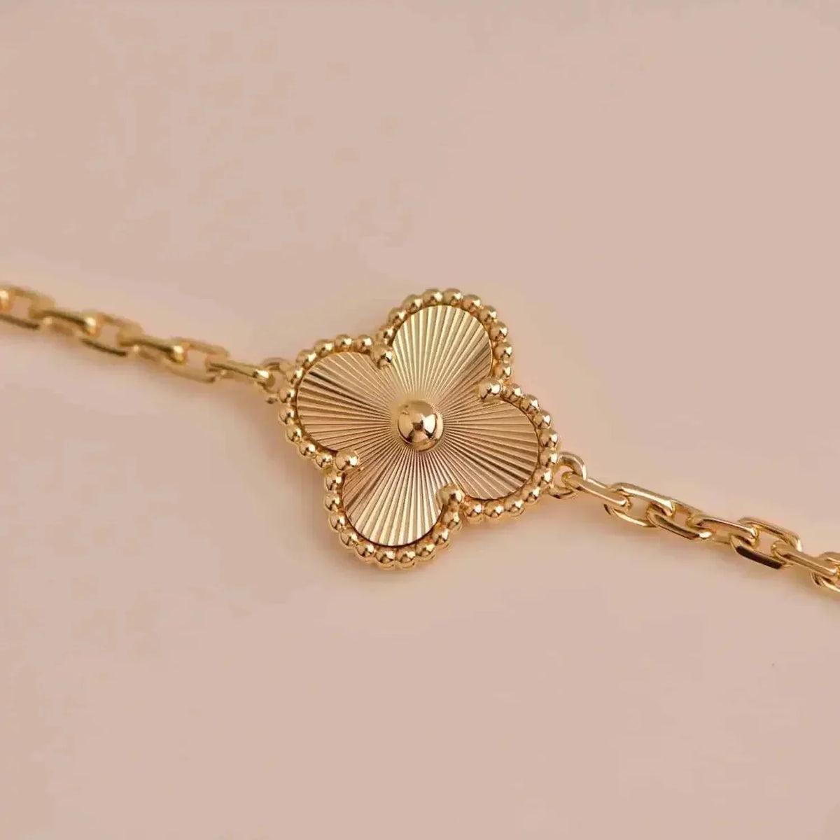 [Elowen jewelsry ] クローバー 5モチーフ レーザーブレスレット コレクション