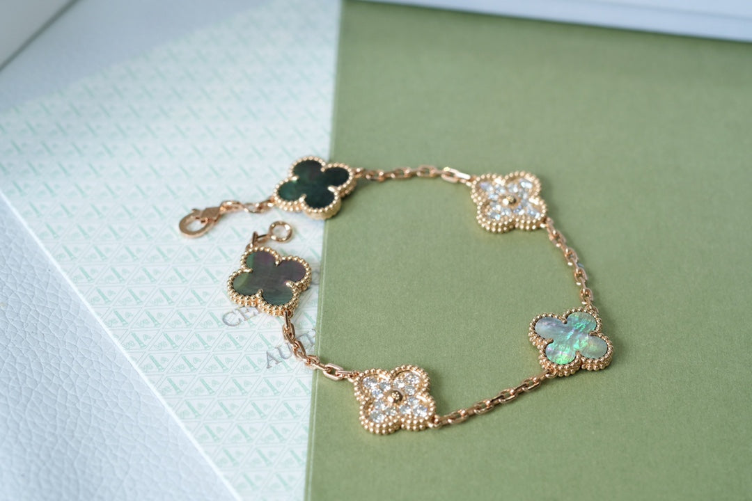 [Elowen jewelry] クローバー 5モチーフ グレーマザーオブパール ブレスレットコレクション