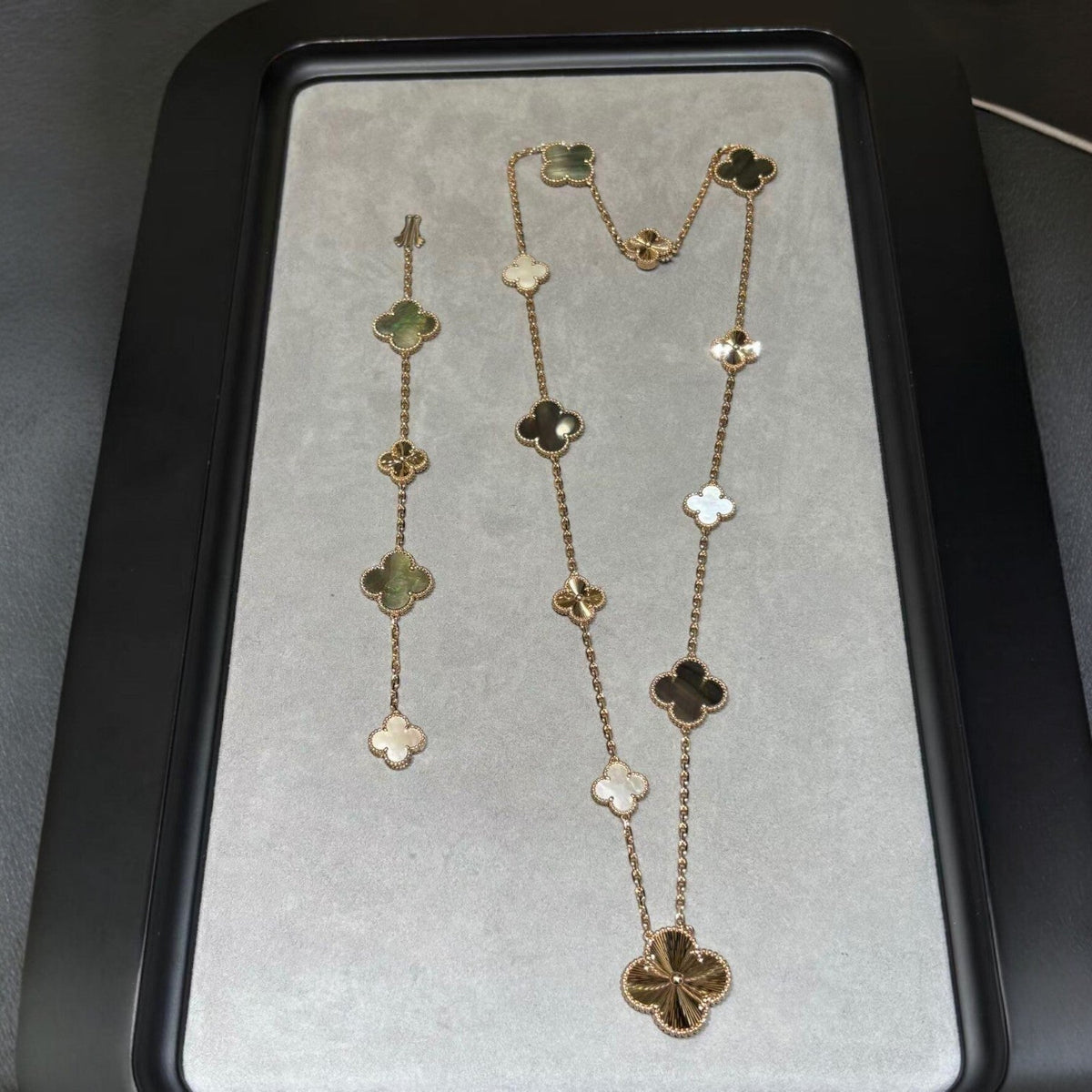 [Elowen jewelsry ]DETACHABLE CLOVER 15(11+4) FLOWER ROSE GOLD NECKLACE SET