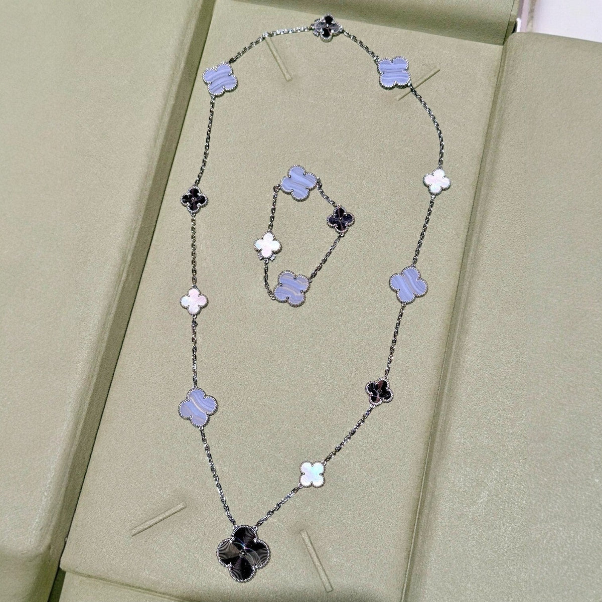 [Elowen Schmuck] ABNEHMBARES KLEEBATT 15(11+4) BLUMEN-SILBERHALSKETTEN-SET