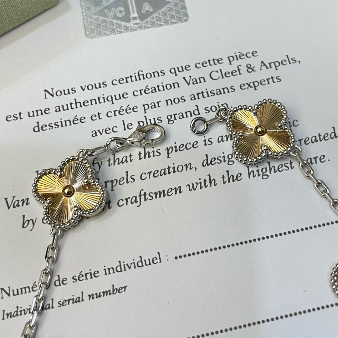 [Elowen Schmuck] CLOVER 5 MOTIVE WEIHNACHTS-LIMITIERTE EDITION ARMBAND