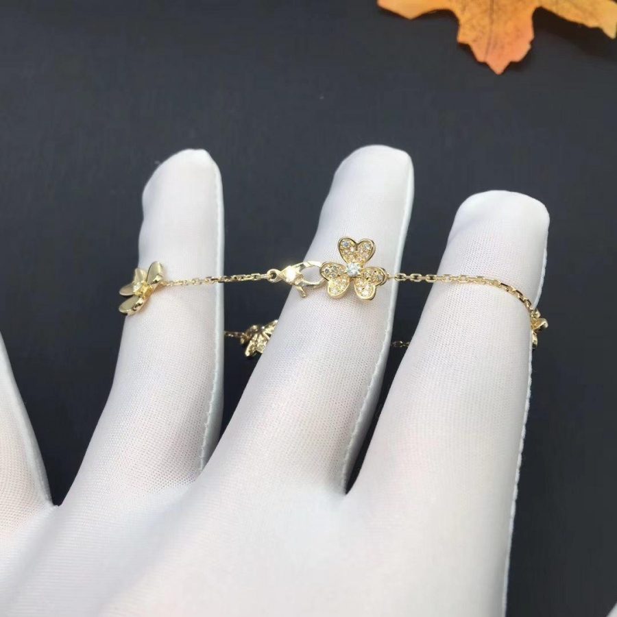 [Elowen jewelsry ]FRIVOLE ARMBAND MIT 5 BLÜTEN IN GOLD