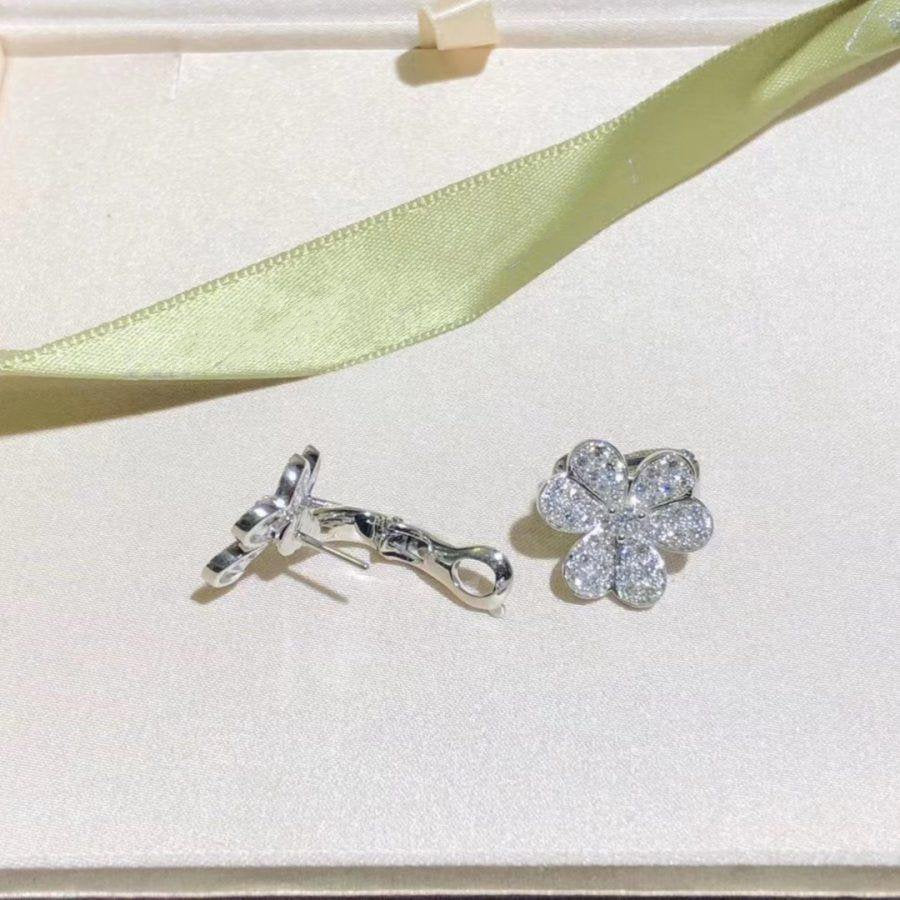 [Elowen Schmuck] FRIVOLE SILBERNE BLUMEN-DIAMANT-OHRRINGE