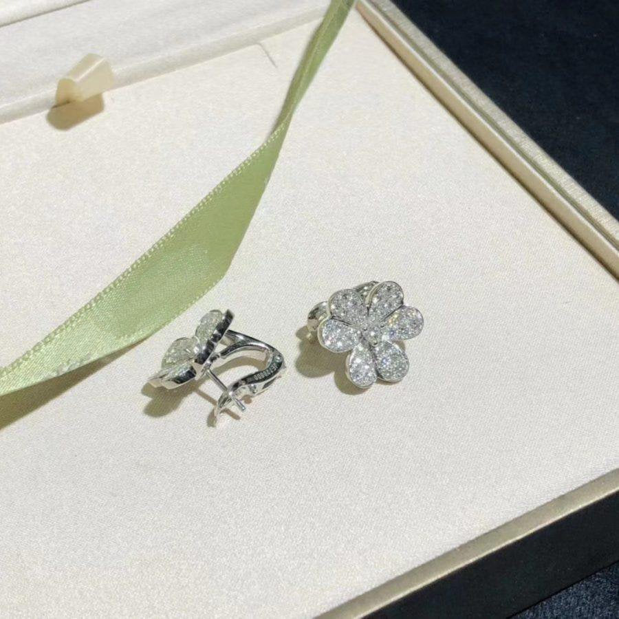 [Elowen Schmuck] FRIVOLE SILBERNE BLUMEN-DIAMANT-OHRRINGE